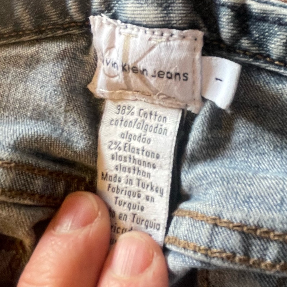 Calvin Klein Jeans - Size 1 - Classic Fit, Stylish, and Comfortable